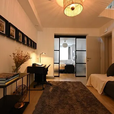 Superb 3 Bedroom & 3 Bathroom Duplex In Centre Appartement *