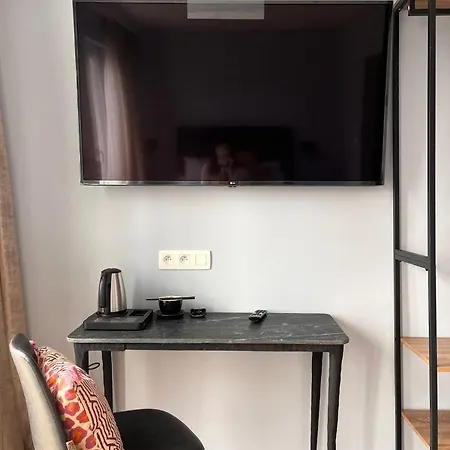 La Piece Hotel
