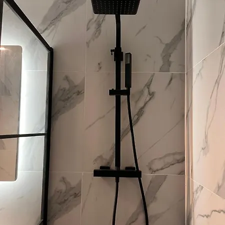 فندق La Piece *