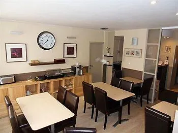 Lambeau Hotel 2*