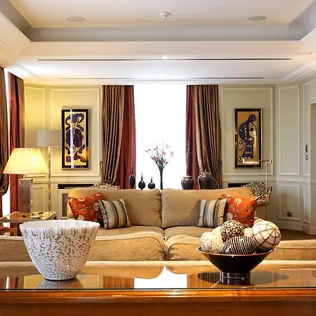 Hotell Le Plaza