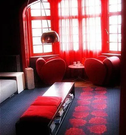 Otel Monty Small Design