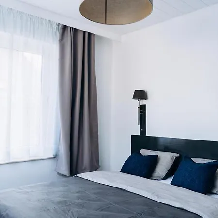 Hotel Atomihotel: Contemporary Comfort Steps From The Atomium! *