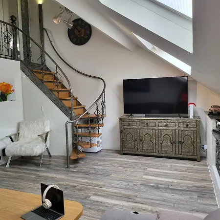 Duplex Elegant Situe A 1min De La Gare Du Nord