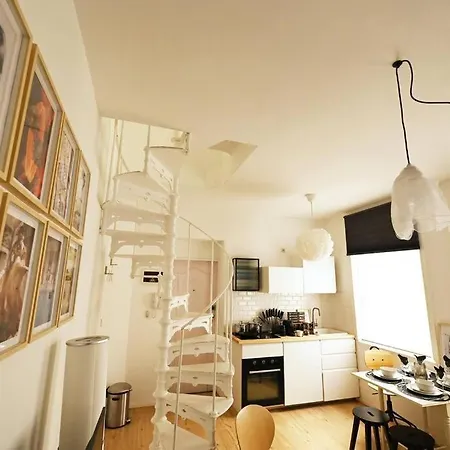 Stylish Duplex In The Heart Of Centre Διαμέρισμα *