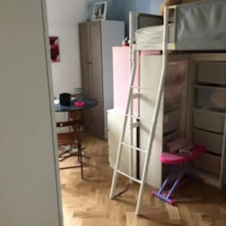 Apartmán In Maison De Metre In Etterbeek *