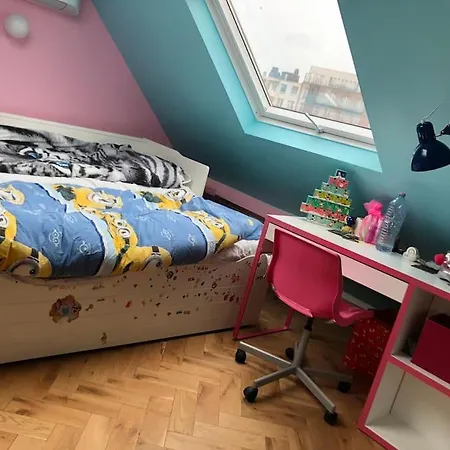 In Maison De Metre In Etterbeek *