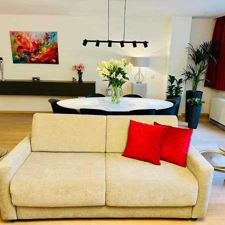 Апартаменты Urbanstay Grand Place Luxury