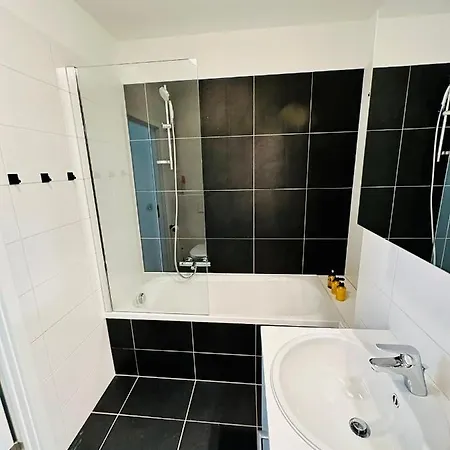 Апартаменты Urbanstay Grand Place Luxury *