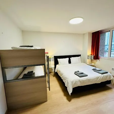 Urbanstay Grand Place Luxury