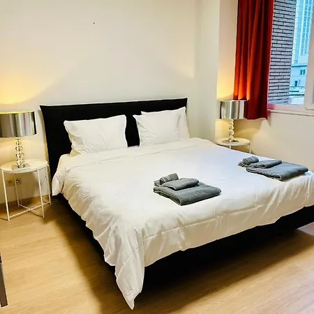 Urbanstay Grand Place Luxury Апартаменты *