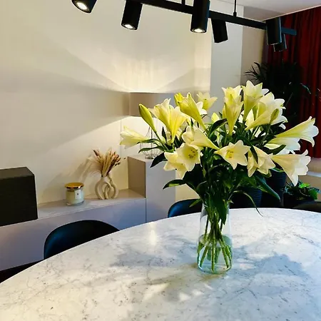 Urbanstay Grand Place Luxury * בריסל