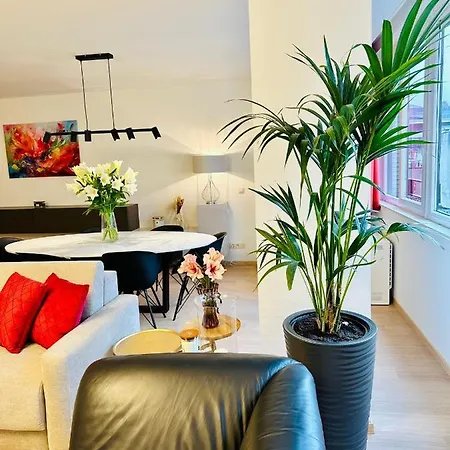 Апартаменты Urbanstay Grand Place Luxury *