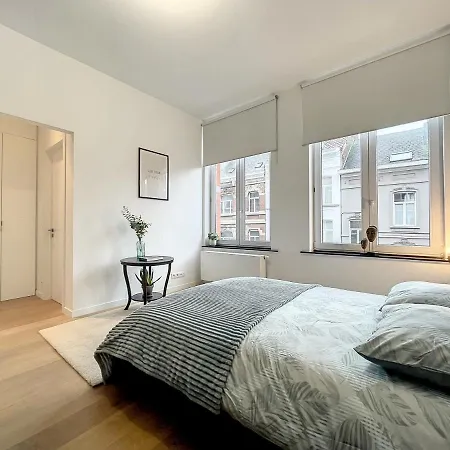 Elegant Flat Cinquantenaire بروكسل