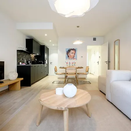 Apartment Beautiful 1 Bedroom Close To Chatelain