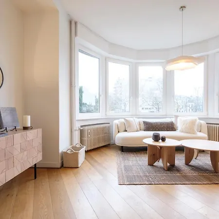 Beautiful 2 Bedrooms Ixelles Ponds Brüsszel