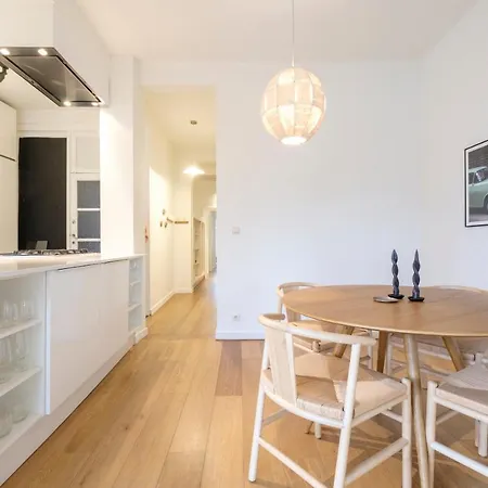 Beautiful 2 Bedrooms Ixelles Ponds Apartman *
