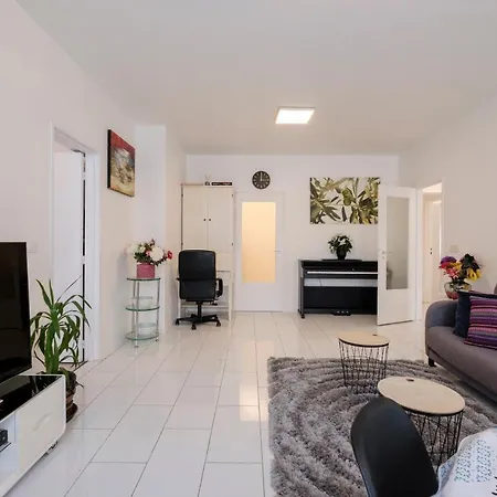 2 Bedrooms Wolewe-saint-lambert