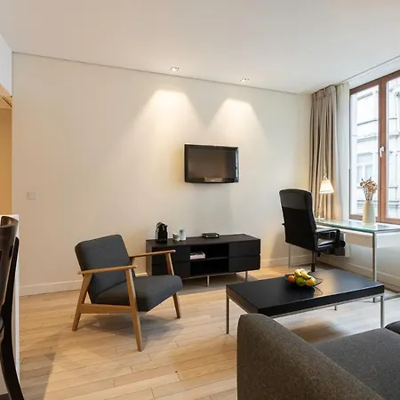 B-aparthotel Grand Place מלון דירות