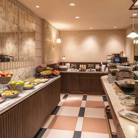 Marriott Grand Place Hotel 4*