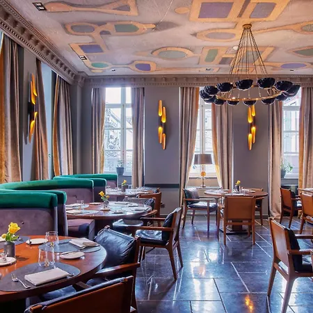 Juliana & - Centre Bruksela