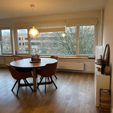 Appartement Deux Chambres Moderne Avec Vue Imprenable Sur Le Parc Et Immense Terasse *