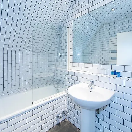 Azimut Flathotel מלון דירות 3*