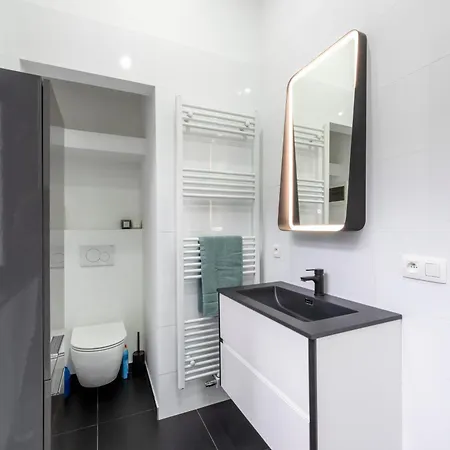 Apartment Fish Market