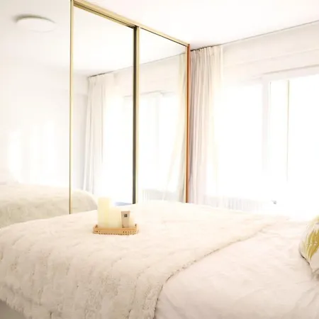 Furnished - Bright, Modern In Brussels, 15 Minutes Walk From The Atomium Apartment