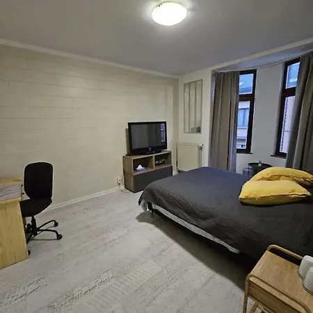 Beautiful, Renovated Fully Self Contained