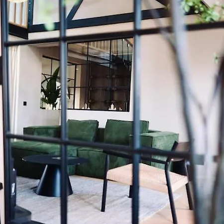 Luxury 200sqm / Hot Tub / Sauna *
