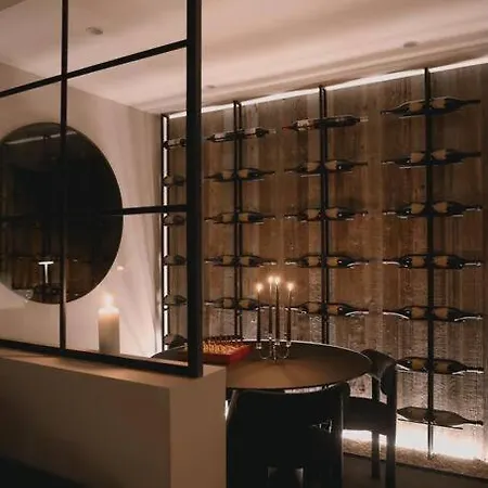 Luxury 200sqm / Hot Tub / Sauna Brüsszel