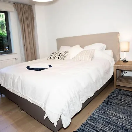 Apartman Tres Lumineux De 120m2 *