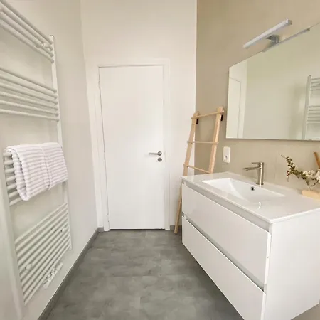 New Cozy In Porte De Hal Appartement *