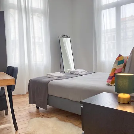 New Cozy In Porte De Hal Appartement Brussel