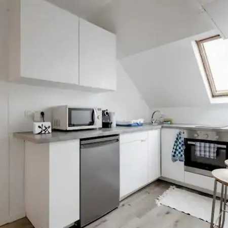 Апартаменты Beautiful Fully Renovated Брюссель
