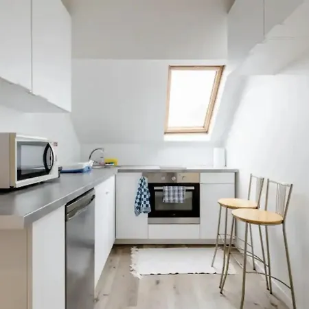 Апартаменты Beautiful Fully Renovated Брюссель