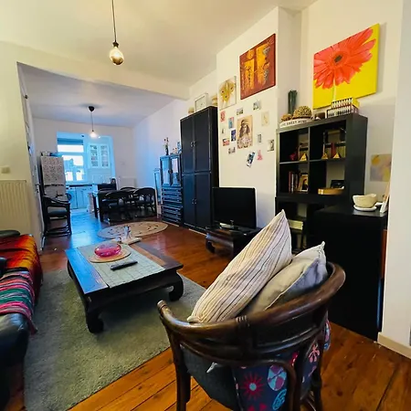 Quiet And Colorfull Flat In The Center Of Apartman
