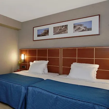 Catalonia Grand Place 4*