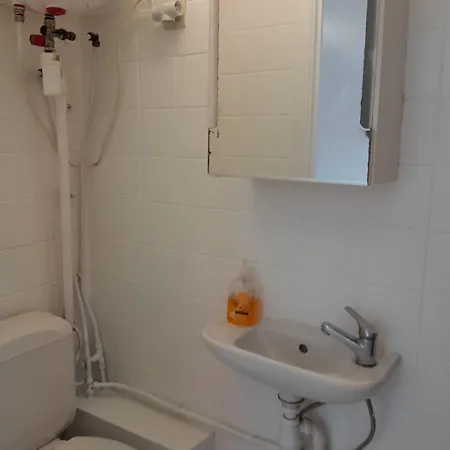 Close To Grand Place For 2 شقة