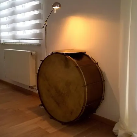 Almost White, Near Train, Metro N7688 *