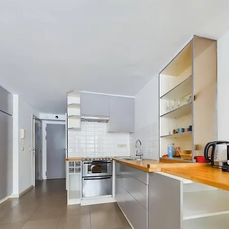 Studio Near Place Stephanie Apartman *