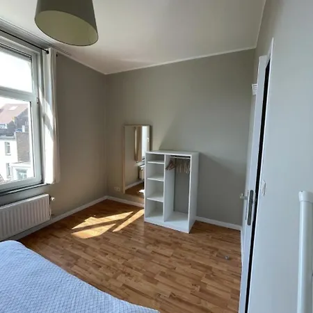 Apartment Lumineux Dans Un Quartier Anime #2