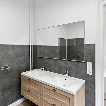 Lantsheere 11 - Self Check In By Homenhancement *