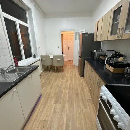 2 Luxueuse A Jette Brussels