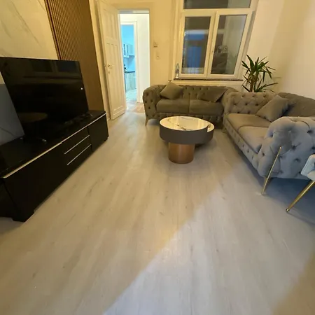 2 Luxueuse A Jette Apartamento