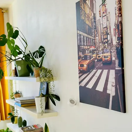 Down-town 1 Bedroom Flat アパート