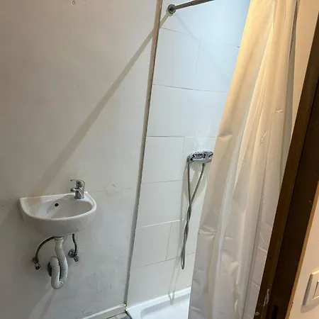 Immeuble Au Cœur De : Vivez L'expérience Unique De La Rue Verbist Bruxelles