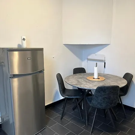 Immeuble Au Coeur De : Vivez L'experience Unique De La Rue Verbist Apartman