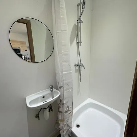 Immeuble Au Coeur De : Vivez L'experience Unique De La Rue Verbist Apartman